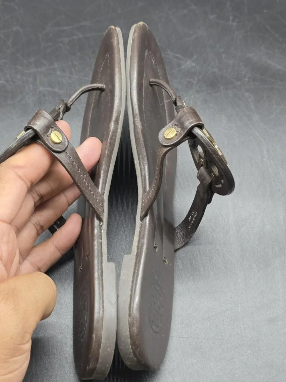 Tory Burch Sandals Womens Size 7 Brown Miller Logo Leather Thong Flat Shoes